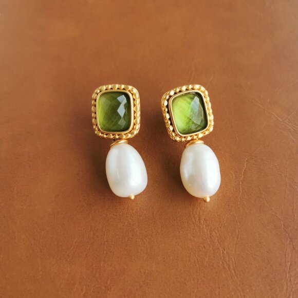 Julie Vos Marbella Gold Pearl Drop Earrings Trendy - Picture 1 of 4